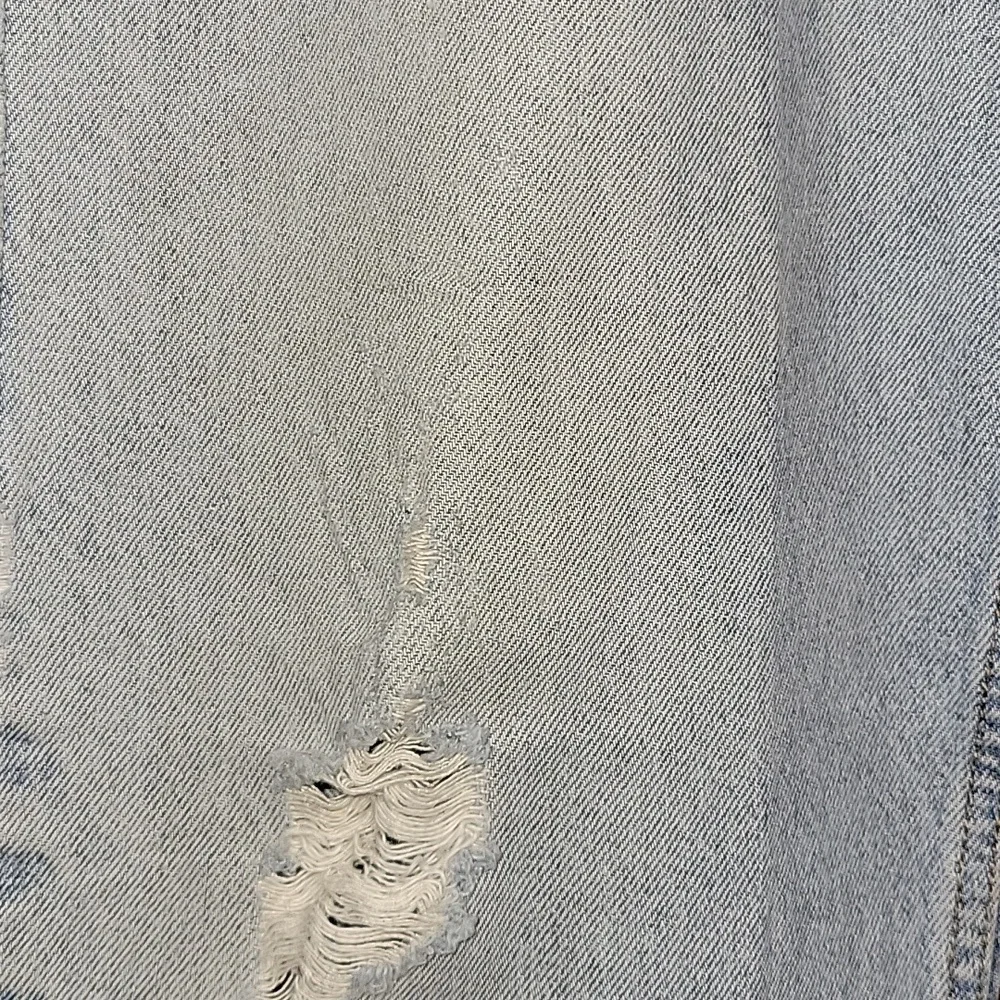 Levi's | Regular Fit Distressed Jeans | 36×32